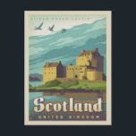 Carte Postale Eilean Donan Castle - Ecosse<br><div class="desc">Anderson Design Group est une société d'illustration et de conception de pointe située à Nashville,  au Tennessee. Founder Joel Anderson Directives Team of talented artists to create original poster art that looks like classic vintage publicité prints from the 1920s to the 1960s.</div>