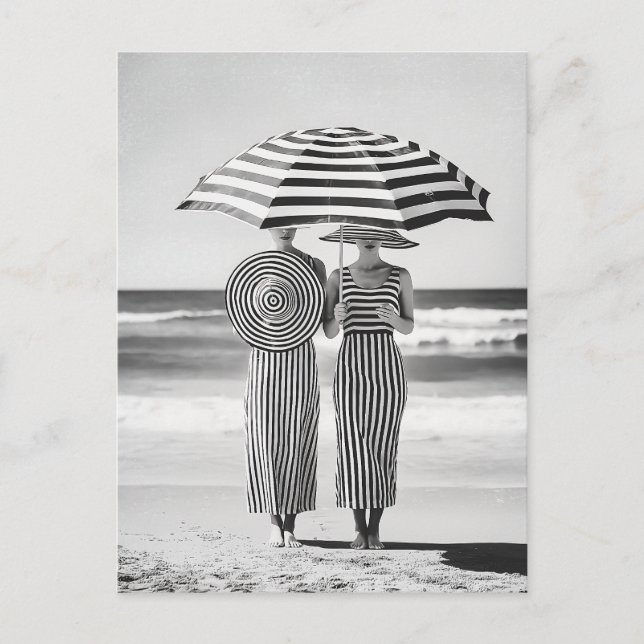 Carte Postale Élégance découpée au bord de la mer (Devant)
