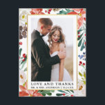 Carte Postale Élégant floral d'hiver aquarelle Amour et Merci<br><div class="desc">Élégant floral d'hiver aquarelle et verdure Mariés Amour et Merci Carte de remerciement de mariage photo comprend des poinsettias rouges,  des roses blanches,  des baies de houx et de la verdure botanique. Cadre doré.</div>