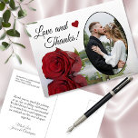 Carte Postale Élégant reflet Rose rouge Mariage Amour & Merci<br><div class="desc">Cette belle carte postale est une façon simple mais soignée de remercier vos invités mariages. Il présente un joli design avec votre photo mariage dans un cadre ovale, et une seule rose rouge à long tige réfléchissant dans un bassin d'eau. La légende dit "Amour et Merci" et il y a...</div>