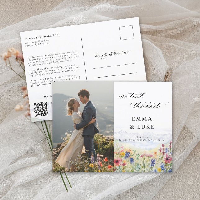 Carte Postale Elopement Fleur sauvage Mountain Photo QR Mariage (elopement wedding announcement postcard qr code mountain wildflowers meadow watercolor photo modern)
