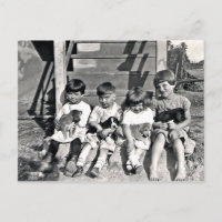 Carte postale Enfants avec chiots