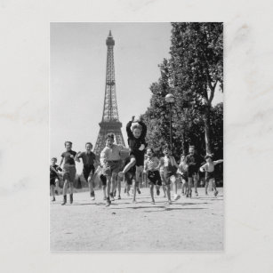 Carte Postale Enfants Champs de Mars Paris 1944 Robert Doisneau