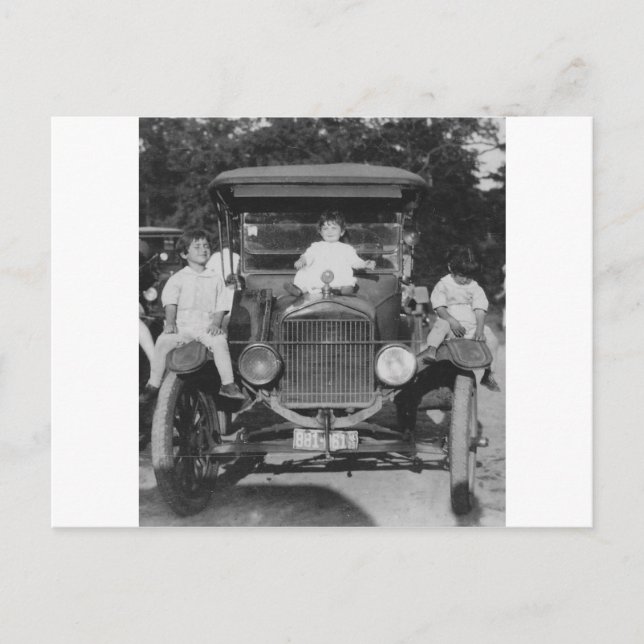 Carte Postale enfants des années 1920 sur la voiture (Devant)