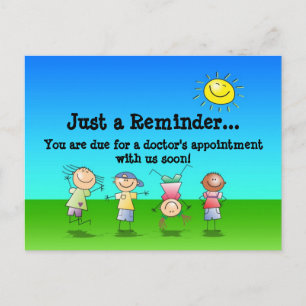 Carte Postale Enfants jouant à l'extérieur par une journée ensol