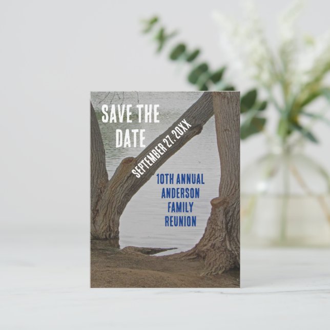 Carte Postale Enregistrer la date Famille Réunion Rustic Lakehou (Debout devant)