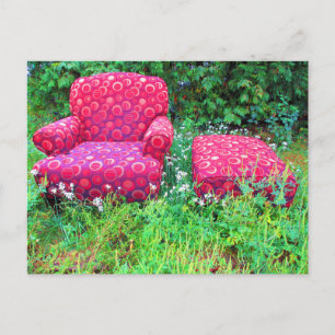 Carte Postale Ensemble de chaises rouges des années 70 abandonné