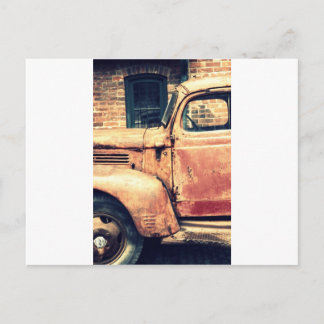 Carte Postale Épave de camion rouge