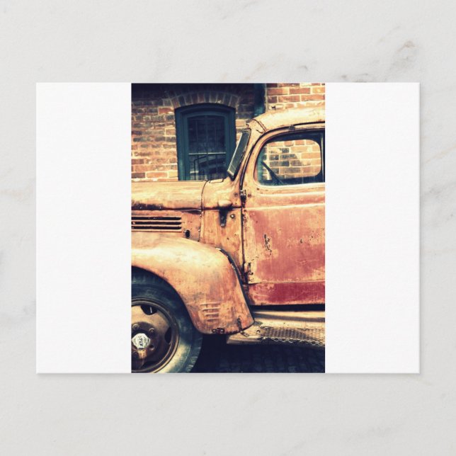 Carte Postale Épave de camion rouge (Devant)