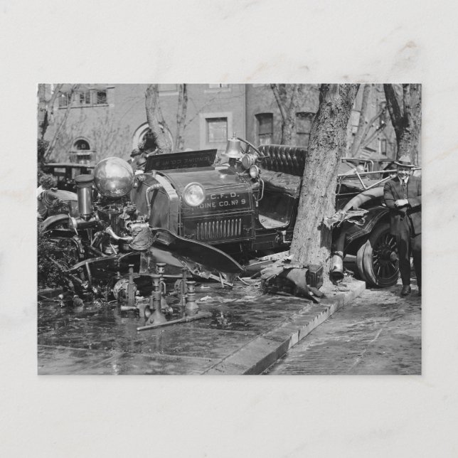 Carte Postale Épave moteur incendie, 1922 (Devant)