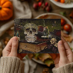 Carte Postale Ephémère du crâne de découpage de la scène d'Hallo<br><div class="desc">Cette conception peut être personnalisée en choisissant l'option Modifier la conception. Vous pouvez également transférer sur d'autres objets. Contactez-moi à l'adresse colorflowcreations@gmail.com ou utilisez l'option conversation en haut de la page si vous souhaitez avoir cette conception sur un autre produit ou si vous avez besoin d'aide pour cette conception. Voir...</div>