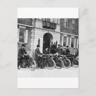 Carte Postale Escadron de moto, début des années 1900