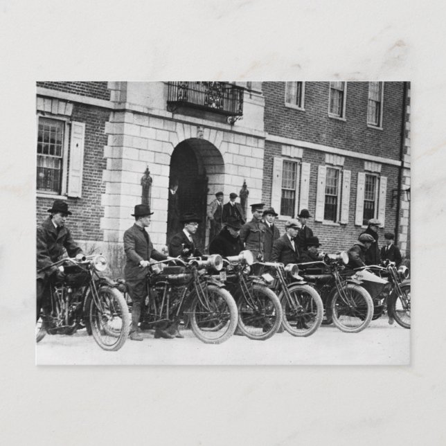 Carte Postale Escadron de moto, début des années 1900 (Devant)