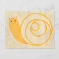 Escargot jaune sur Arrière - plan crème