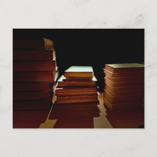 Carte Postale Esthétique de pile de livres anciens
