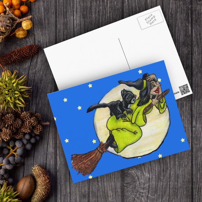 Carte Postale Étoiles de la lune de sorcières volantes (Fun witch black cat flying on broom past moon stars on Halloween postcard.)