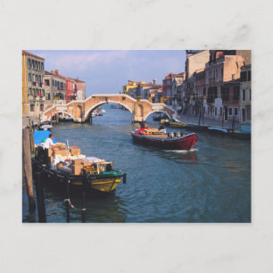 Carte Postale Europe, Italie, Venise. Bateaux apportant