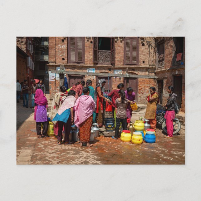 Carte Postale Extraction d'eau à Bhactapur au Népal (Devant)