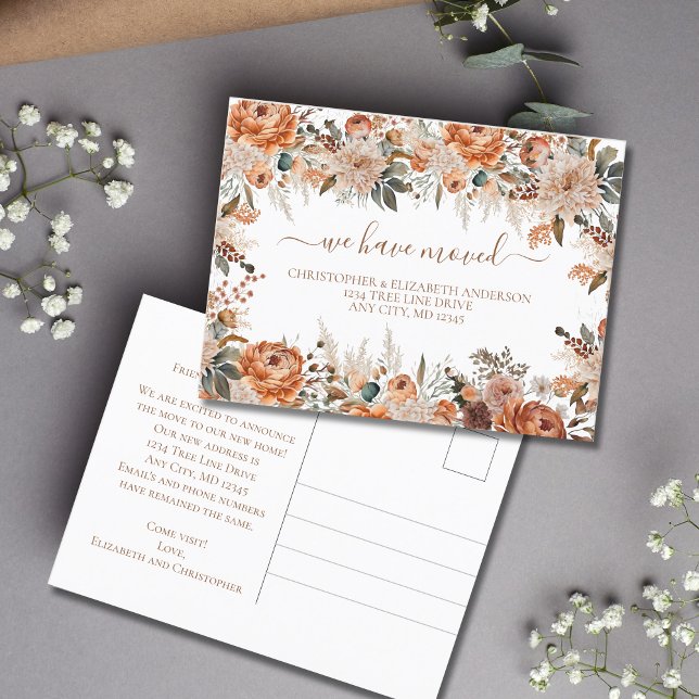 Carte Postale Faire-part Boho Terracotta Rouille Beige Floral Script Déplac (Terracotta burnt orange botanical floral We have Moved Post card)