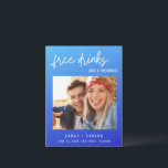 Carte Postale Faire-part Budget Photo Funny Boissons libres et un Mariage<br><div class="desc">Élégant budget économiser les cartes de date dans un amusant design photo "Boissons gratuites et un mariage". Customisé avec vos détails de mariage - cette drôle enregistrer la date sera un succès avec vos invités mariages.</div>