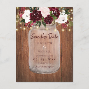 Carte Postale Faire-part Burgundy Floral Rustic Wood Wedding Enregistrer la