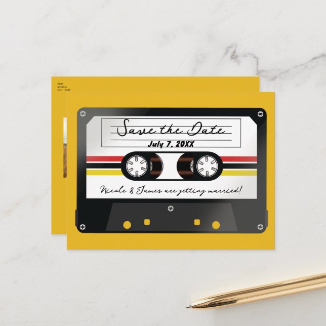 Carte Postale Faire-part Cassette Audio Rétro Jaune 90's Enregistrer la Dat (Devant/Arrière en situation)