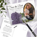 Carte Postale Faire-part Dusty Violet Rose Oval Photo Wedding Enregistrer L<br><div class="desc">Ces belles cartes postales sont une merveilleuse façon de faire savoir à vos amis et votre famille de sauver la date pour votre prochain mariage. Elles présentent un design élégant, élégant, élégant et romantique, avec un seul rose à long tige de couleur violet ou lavande réfléchissant dans un bassin d'eau,...</div>