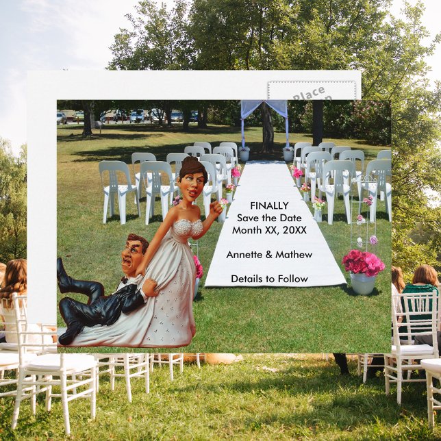 Carte Postale Faire-part Enfin Sauvegarder la date Cheveux bruns Couple drô (Finally Save the Date Brown Hair Funny Couple Announcement Postcard)