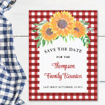 Carte Postale Faire-part Fleur de tournesol Retrouvailles Familiale Enregis<br><div class="desc">Prévoyez-vous une réunion de famille ? Faites connaître à votre famille la date de réunion avec ces charmantes cartes postales Save The Date. Elles sont décorées de tournesols aquarelles et de feuillages sur un arrière - plan rouge. Facile à personnaliser. Aquarelle originale © Michele Davies.</div>