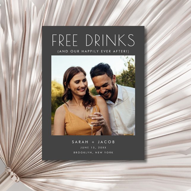 Carte Postale Faire-part Mariage Drinks Gratuits Drôles Gris Épargnez la Da (Funny Free Drinks Wedding Gray Save the Date Announcement Postcard)