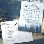 Carte Postale Faire-part Misty Blue Forest Wedding Enregistrer la date Cale<br><div class="desc">Ces belles cartes postales sont un excellent moyen de faire savoir à vos amis et à votre famille de sauver la date pour votre prochain mariage. Le design comprend un calendrier personnalisable de votre mois mariage avec un coeur rouge entourant votre journée spéciale. L'arrière - plan est un tableau aquarelle...</div>