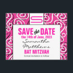 Carte Postale Faire-part Motif moderne Monogramme Bat mitzvah Enregistrer l<br><div class="desc">Style moderne avec rose vif,  noir et blanc avec votre premier au sommet. Il vous suffit de personnaliser avec vos détails pour une faire-part tendance et élégante.</div>