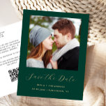 Carte Postale Faire-part Photo minimale Emerald Green QR Code Enregistrer l<br><div class="desc">Cette carte postale simple et minimaliste Save the Date présente une photo carré au-dessus des mots "Save the Date" dans un élégant script d'écriture dorée, suivi des noms du couple, date du mariage et ville en sans serif police sur un arrière - plan vert émeraude. Ajoutez un message plus détaillé...</div>