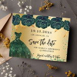 Carte Postale Faire-part Quinceanera couleur or vert fleurons enregistrer l<br><div class="desc">Une petite fille et tendance Enregistrer la carte Date pour une Quinceañera, 15e anniversaire fête. Un faux arrière - plan d'apparence dorée décoré de roses verts, pétillants et une robe verte. Personnalisez et ajoutez une date et un nom/âge. Le texte : Save the Date est écrit avec un grand script...</div>