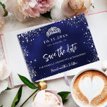 Carte Postale Faire-part Quinceanera marine bleu argent tiara enregistrer l<br><div class="desc">Une petite fille et tendance Enregistrer la carte Date pour une Quinceañera, 15e anniversaire fête. Un arrière - plan bleu marine inégal. Décoré avec de la poussière de parties scintillant en faux argent et une tiare, couronne. Le texte : Save the Date est écrit avec un grand script de style...</div>