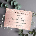 Carte Postale Faire-part Quinceanera rose d'or blush partie enregistrer la<br><div class="desc">Une carte Save the Date pour une Quinceañera, 15e anniversaire. Un arrière - plan d'or rose décoré de faux parties scintillant, brille. Personnalisez et ajoutez une date et un nom/âge. Le texte : Save the Date est écrit avec un grand script de style à la main tendance avec des swashes....</div>