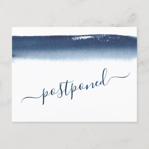 Carte Postale Faire-part Report de mariage créatif à l'aquarelle bleu marin