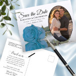 Carte Postale Faire-part Rose bleu turquoise Mariage photo Enregistrer la d<br><div class="desc">Ces belles cartes postales sont une merveilleuse façon de faire savoir à vos amis et votre famille de sauver la date pour votre prochain mariage. Elles présentent un design élégant, élégant, élégant et romantique, avec un seul rose bleu ciel, turquoise ou azur à longue tige réfléchissant dans un bassin d'eau,...</div>