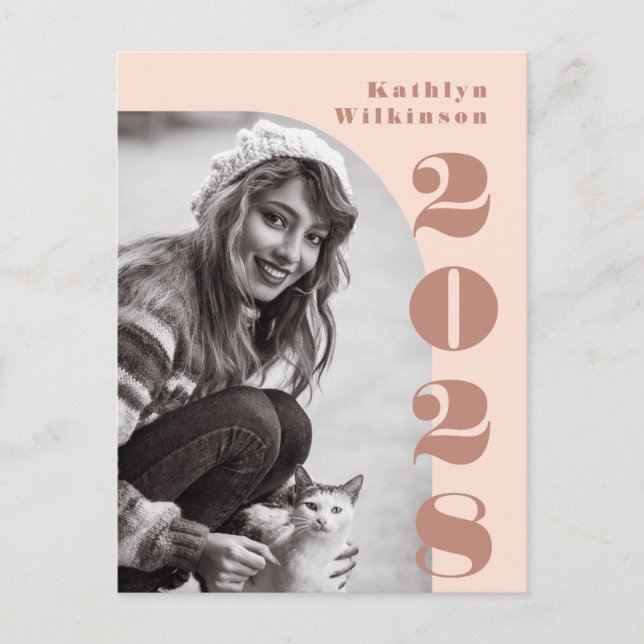 Carte Postale Faire-part Rose Moderne Rose Arc Gras Script Photo Diplômé (Devant)