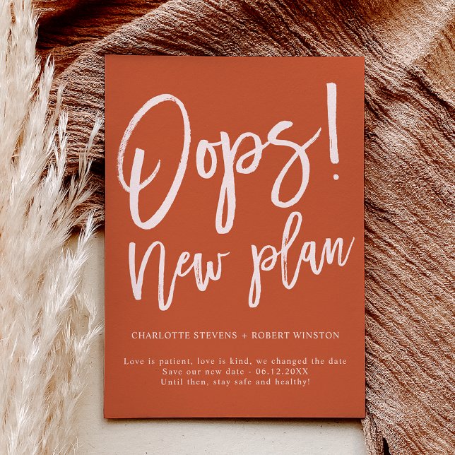 Carte Postale Faire-part Terracotta nouveau plan mariage modifier la date (Terracotta new plan wedding change the date announcement postcard)
