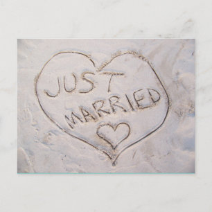 Carte Postale Faire-part Tout juste mariés Écriture sur le sable de la plag