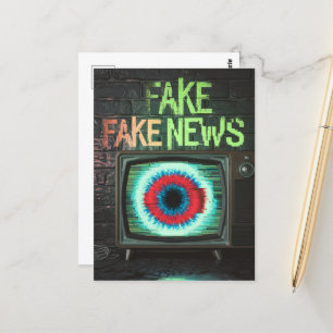 Carte Postale Fake Fake News Retro TV Eyeball Glitch