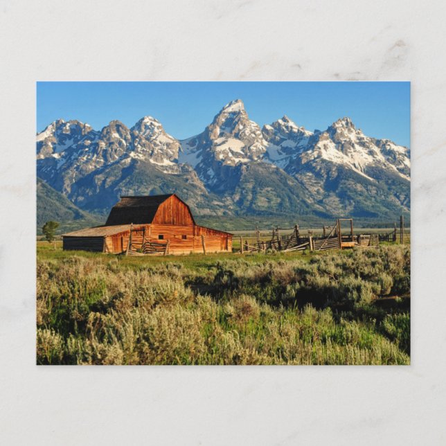 Carte Postale Farms | Barn Shadowed by Snow Capped Mountains (Devant)