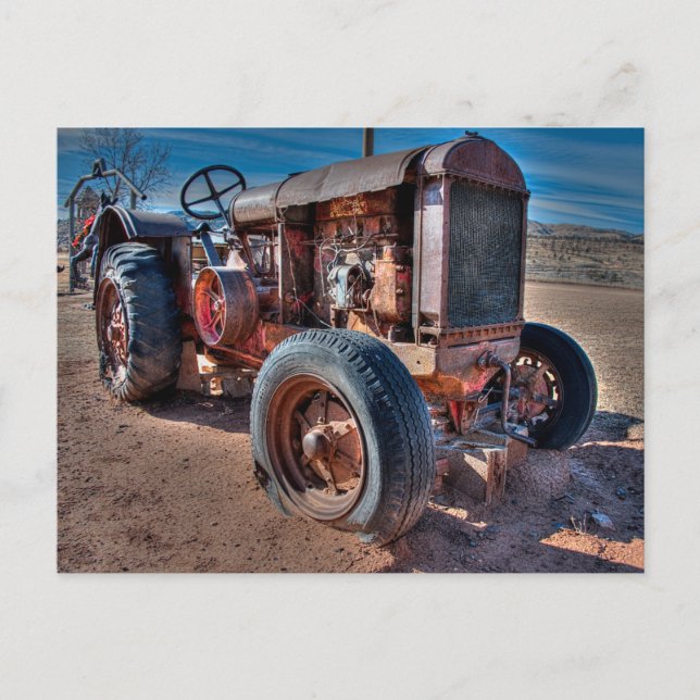 Carte Postale Farms | Rusty Antique Tractor (Devant)