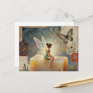 Carte Postale Fée adorable assise sur une barre de savon Collage