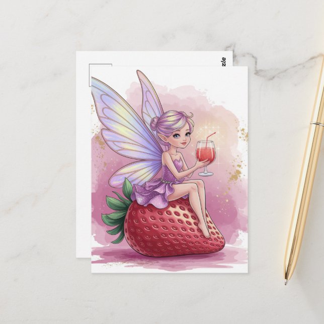 Carte Postale Fée avec un verre de punch aux fraises Fantaisie (Devant/Arrière en situation)