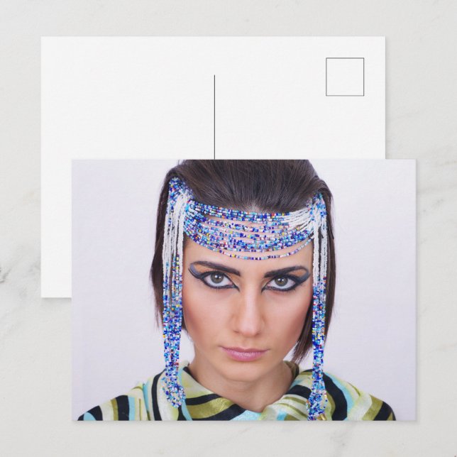 Carte Postale Femme à l'aspect égyptien (Devant / Derrière)