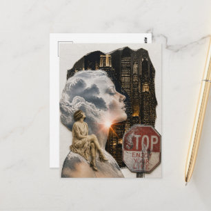Carte Postale Femme dans le collage de la ville nocturne Arrêtez