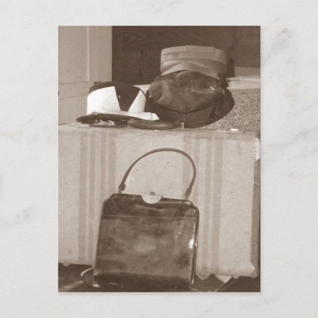 Carte Postale femme du pays (Devant)