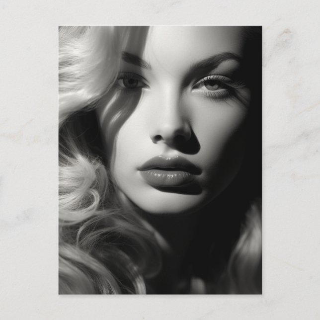 Carte Postale Femme en noir et blanc (Devant)